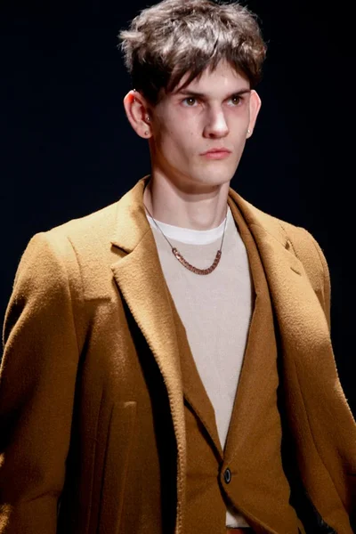Look 5
